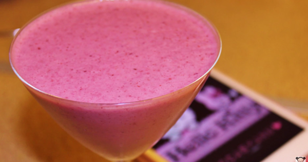 Get Glowing Skin And Thick Hair With This Smoothie!