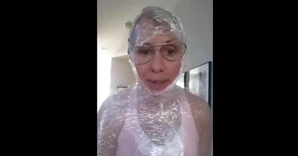 This Woman Tried A DIY Body Wrap. What Happens Next? HILARIOUS!