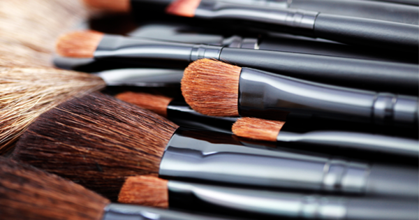 The BACTERIA Lurking In Your Makeup Brushes...