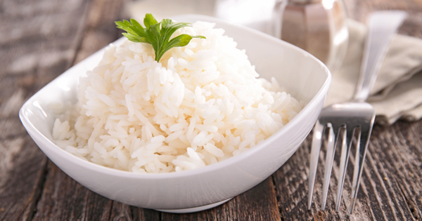 THIS Simple Cooking Trick CUTS The Calories In Rice By 50 Percent!