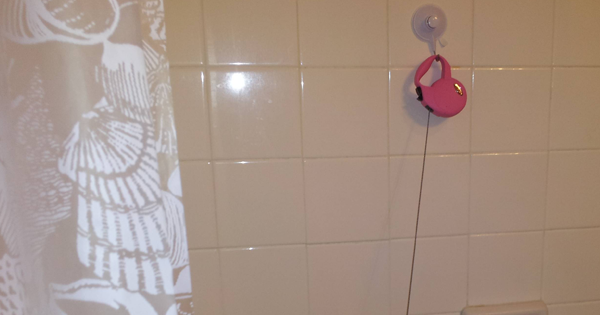 Little Girl Tells Dad To Look Inside The Bathtub. His Jaw Drops At What He Sees.