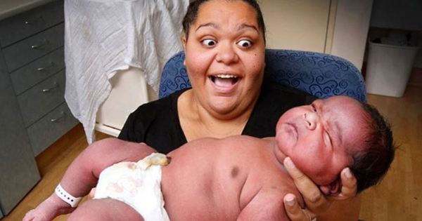 This Woman Gives Birth To A Really Heavy Baby Without Epidural.