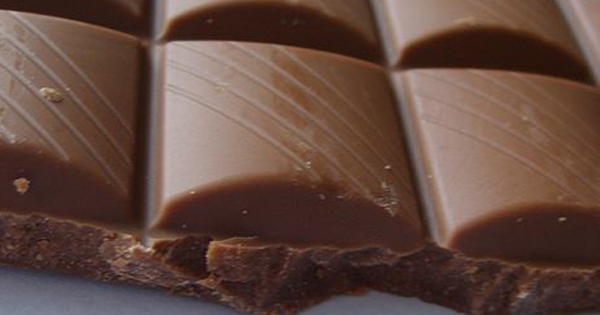 6 Healthy Reasons To Eat Chocolate Every Day