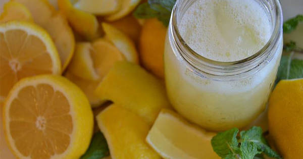 6 Refreshing Homemade Iced Tea & Lemonade Recipes To Try This Summer