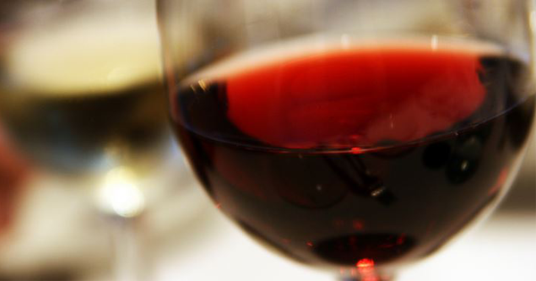 Drink Half A Bottle Of Red Wine Before Bed To Lose More Weight
